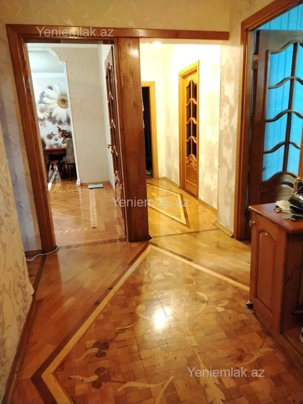 Satılır 5 otaqlı köhnə tikili 120 m²