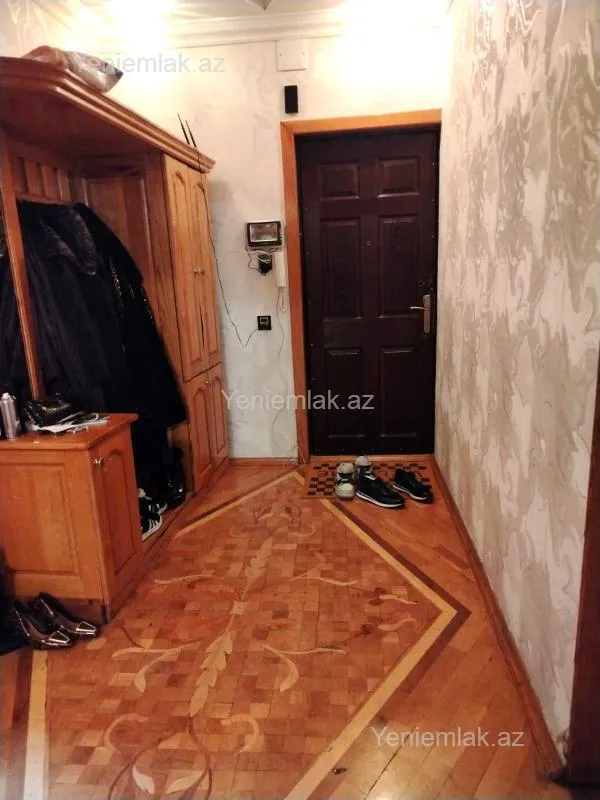 Satılır 5 otaqlı köhnə tikili 120 m²