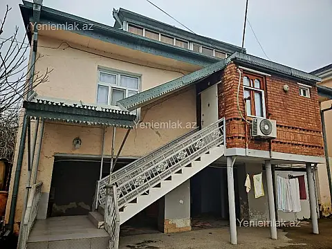 Satılır 4 otaqlı həyət evi 267 m²