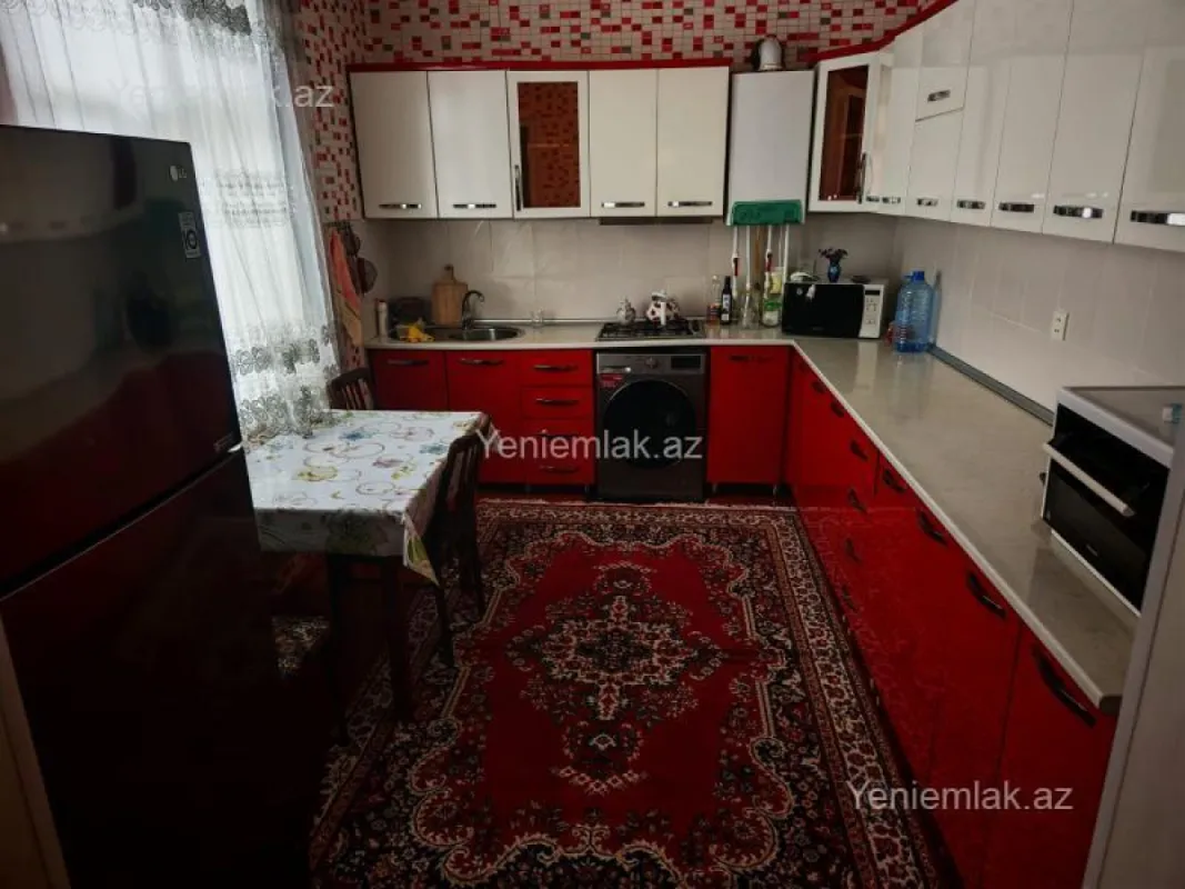 Satılır 4 otaqlı həyət evi 267 m²