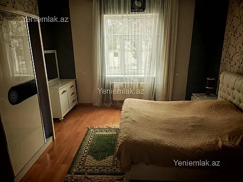 Satılır 4 otaqlı həyət evi 267 m²