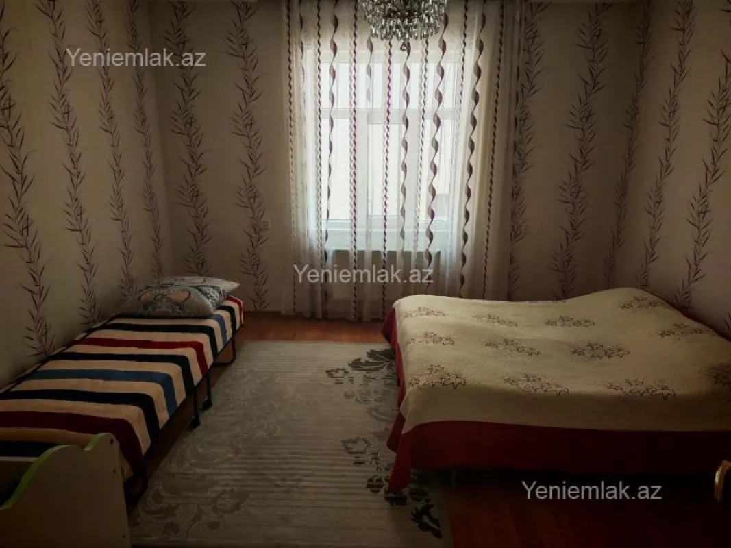 Satılır 4 otaqlı həyət evi 267 m²