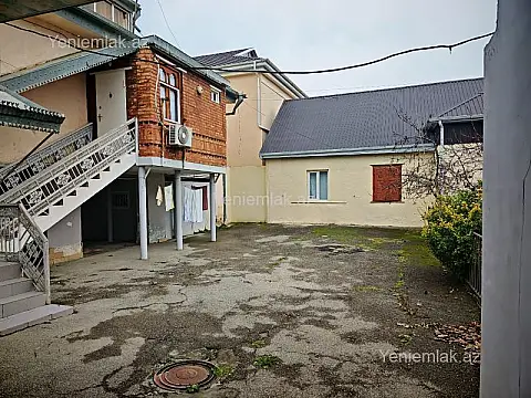 Satılır 4 otaqlı həyət evi 267 m²