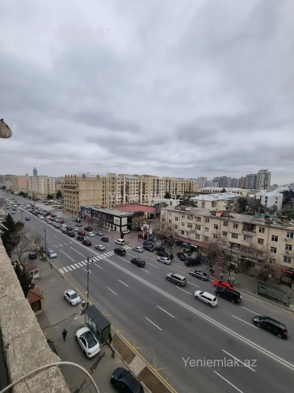 Satılır 3 otaqlı köhnə tikili 50 m²