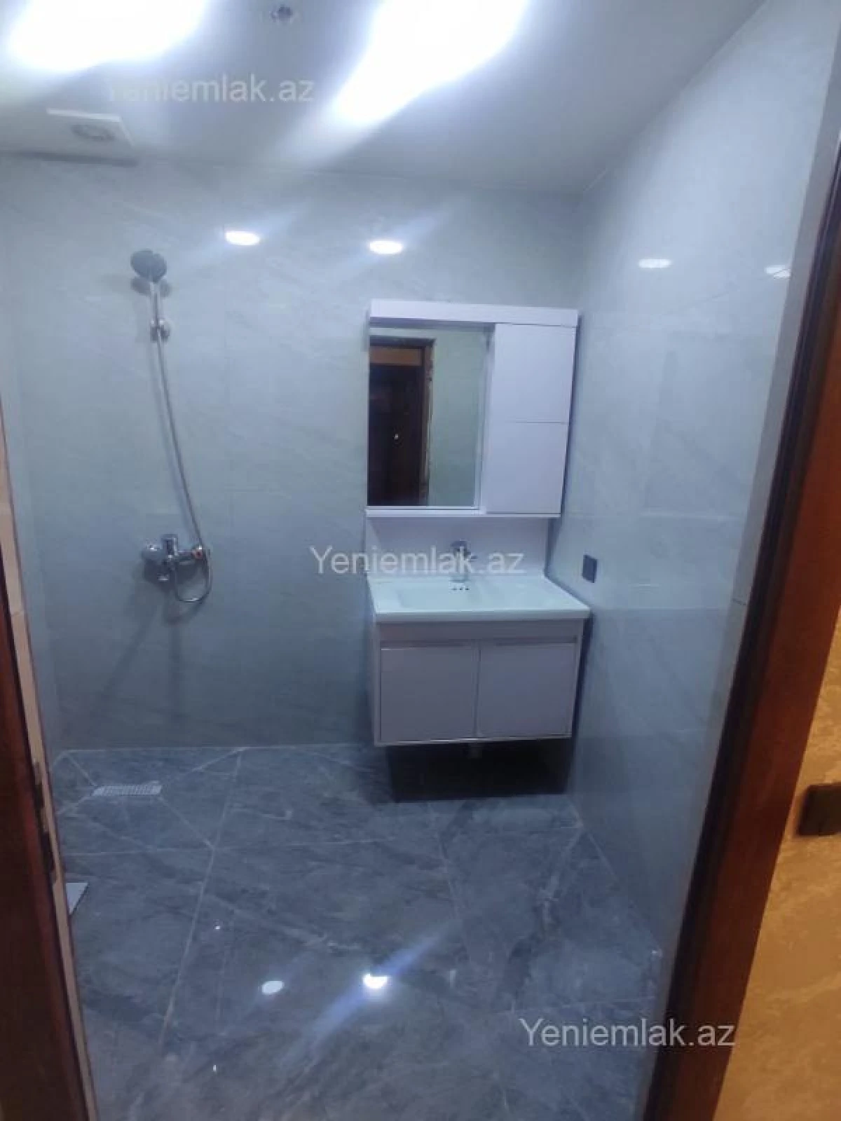 Satılır 3 otaqlı köhnə tikili 60 m²