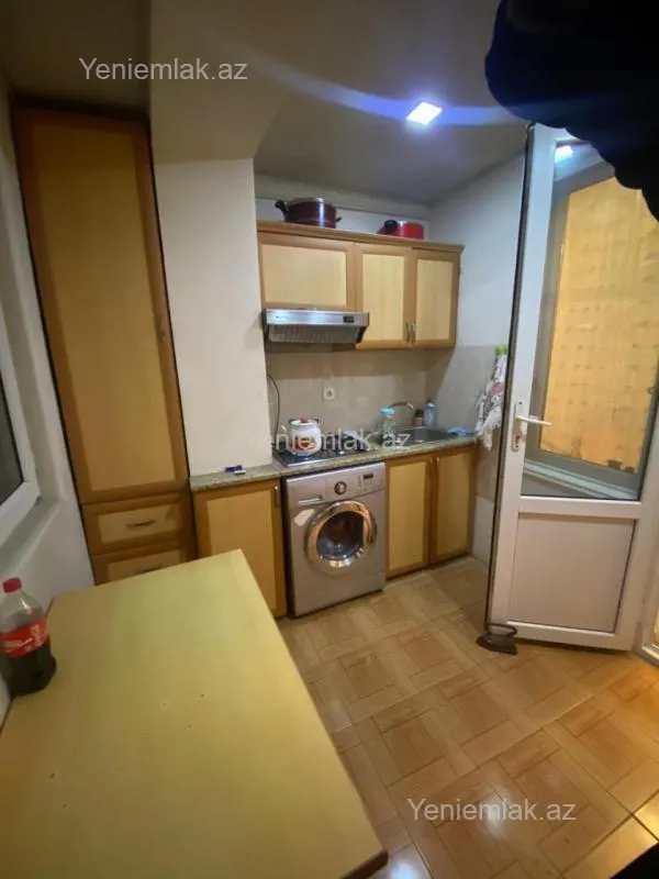 Satılır 3 otaqlı köhnə tikili 60 m²