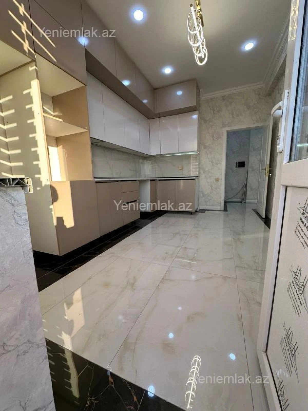 Satılır 2 otaqlı yeni tikili 65 m²