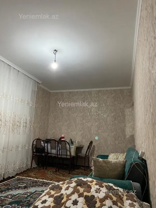 Satılır 1 otaqlı köhnə tikili 35 m²