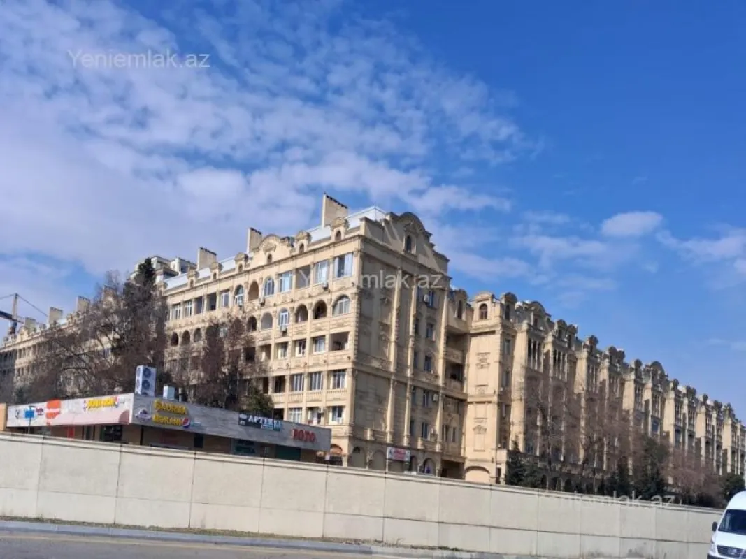 Satılır 3 otaqlı köhnə tikili 75 m²