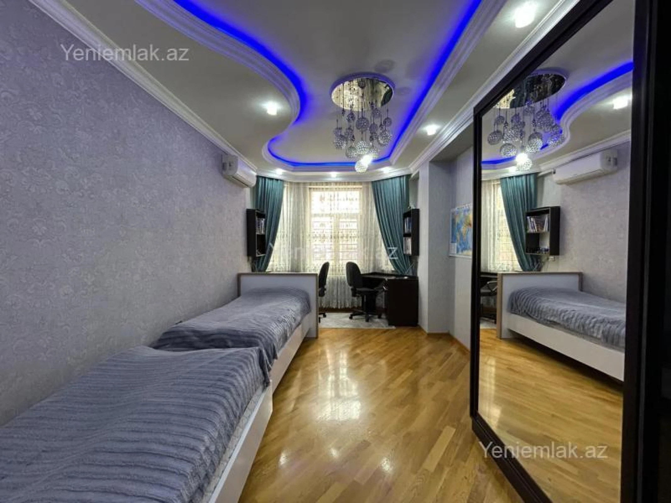 Satılır 3 otaqlı köhnə tikili 148 m²