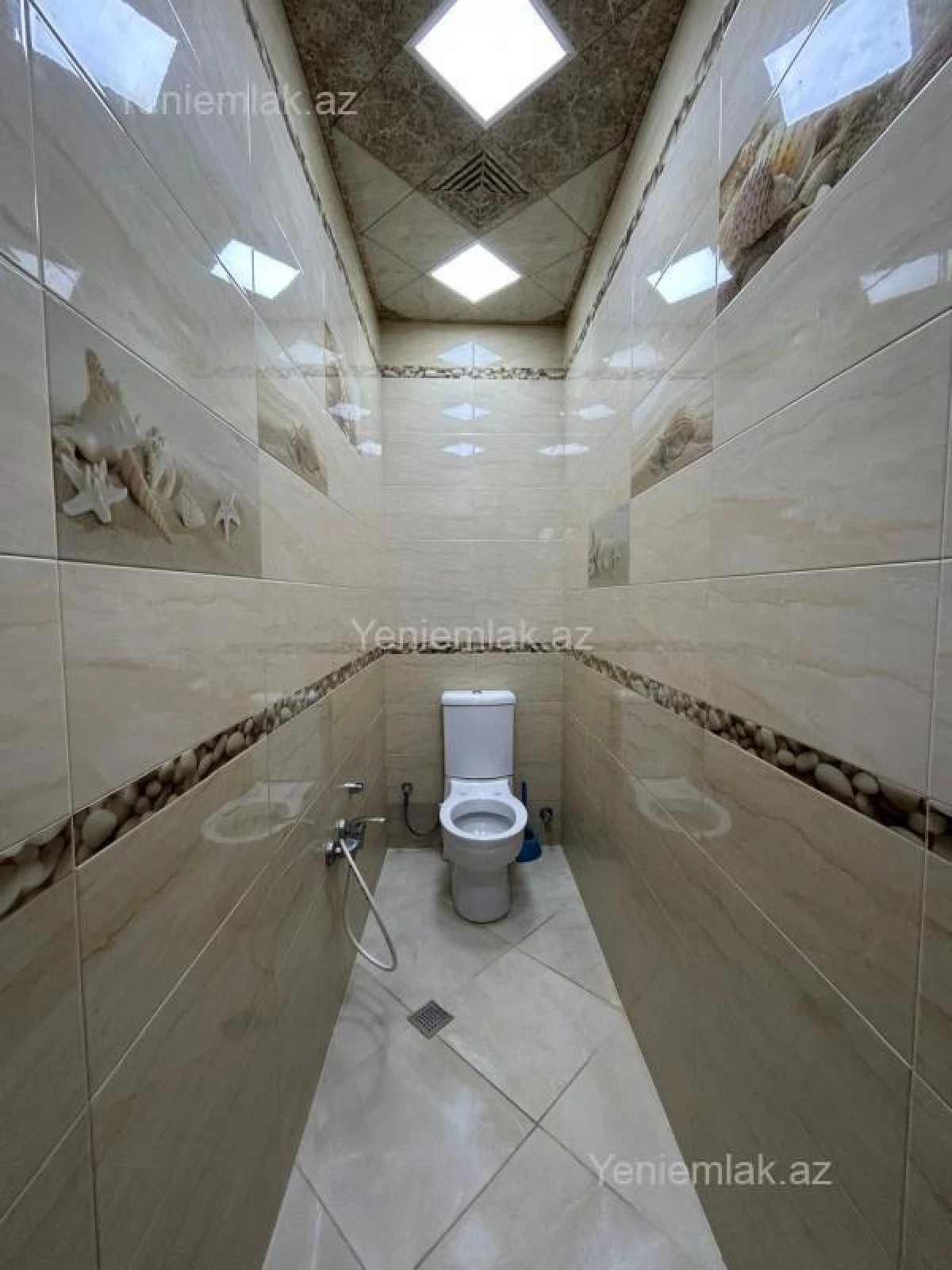 Satılır 3 otaqlı köhnə tikili 148 m²