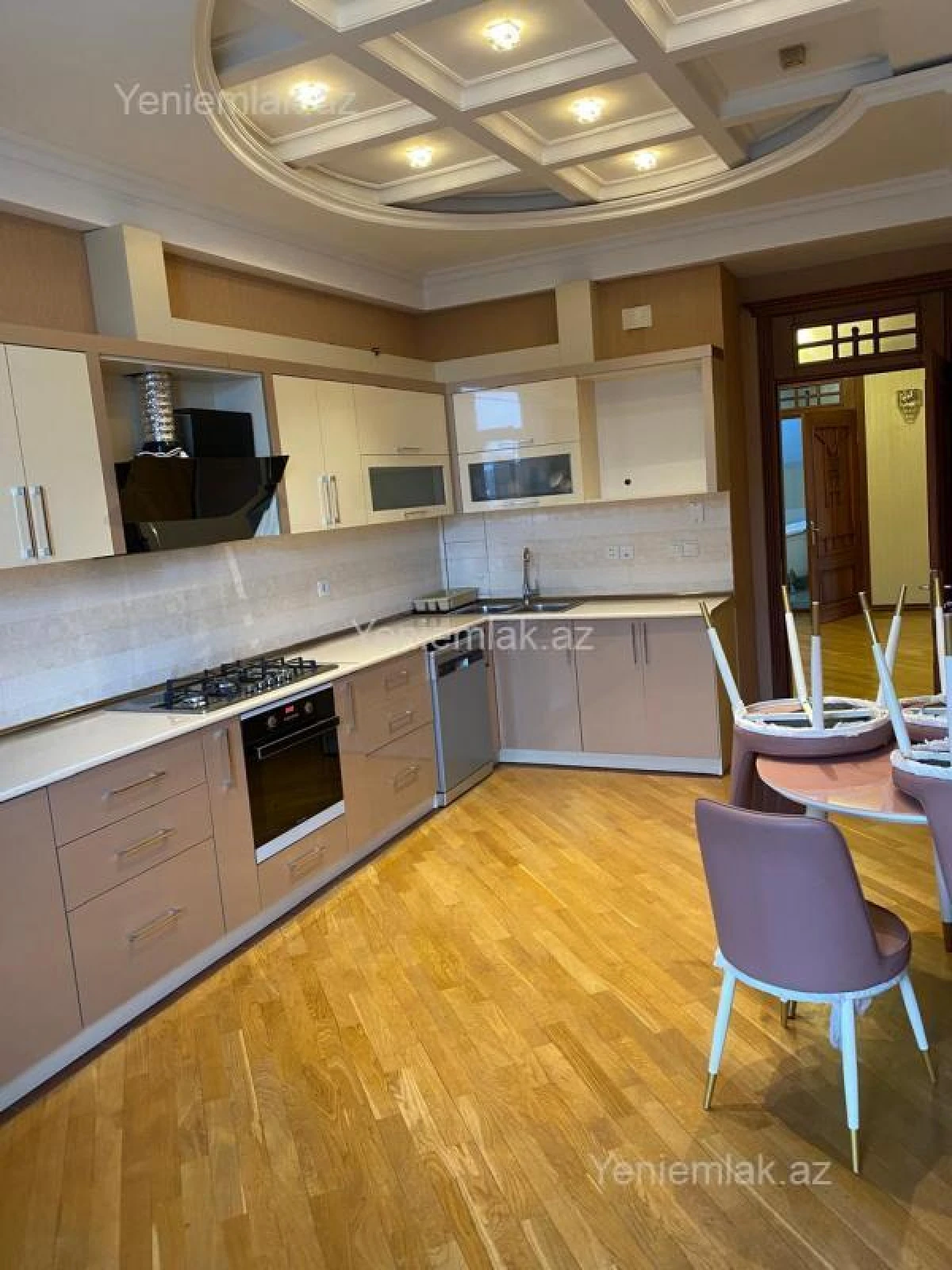 Satılır 3 otaqlı yeni tikili 156 m²