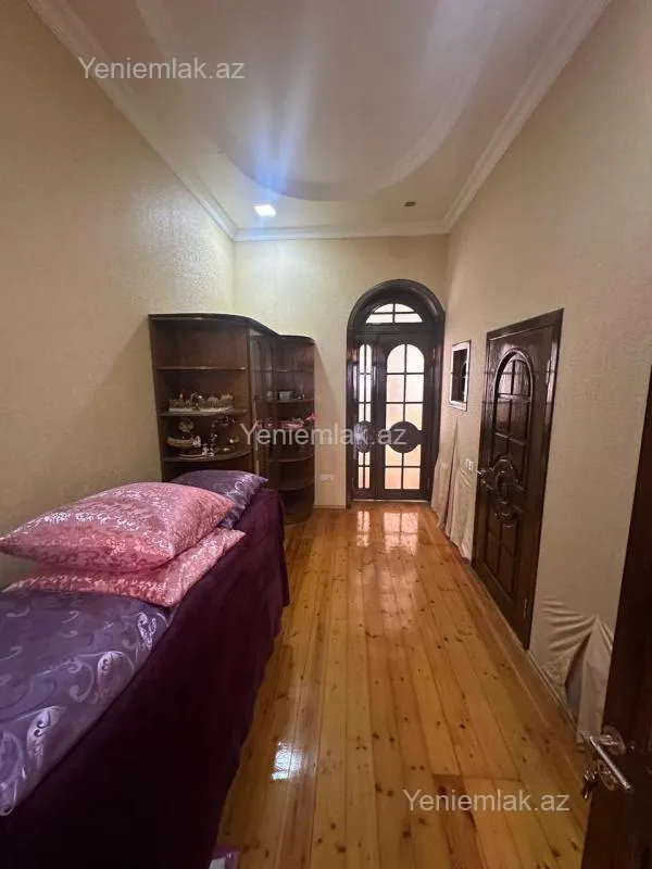 Satılır 16 otaqlı həyət evi 719 m²