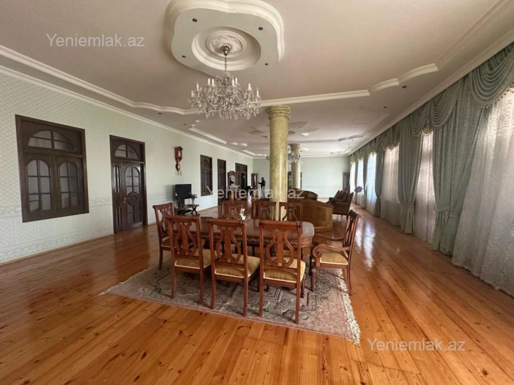 Satılır 16 otaqlı həyət evi 719 m²