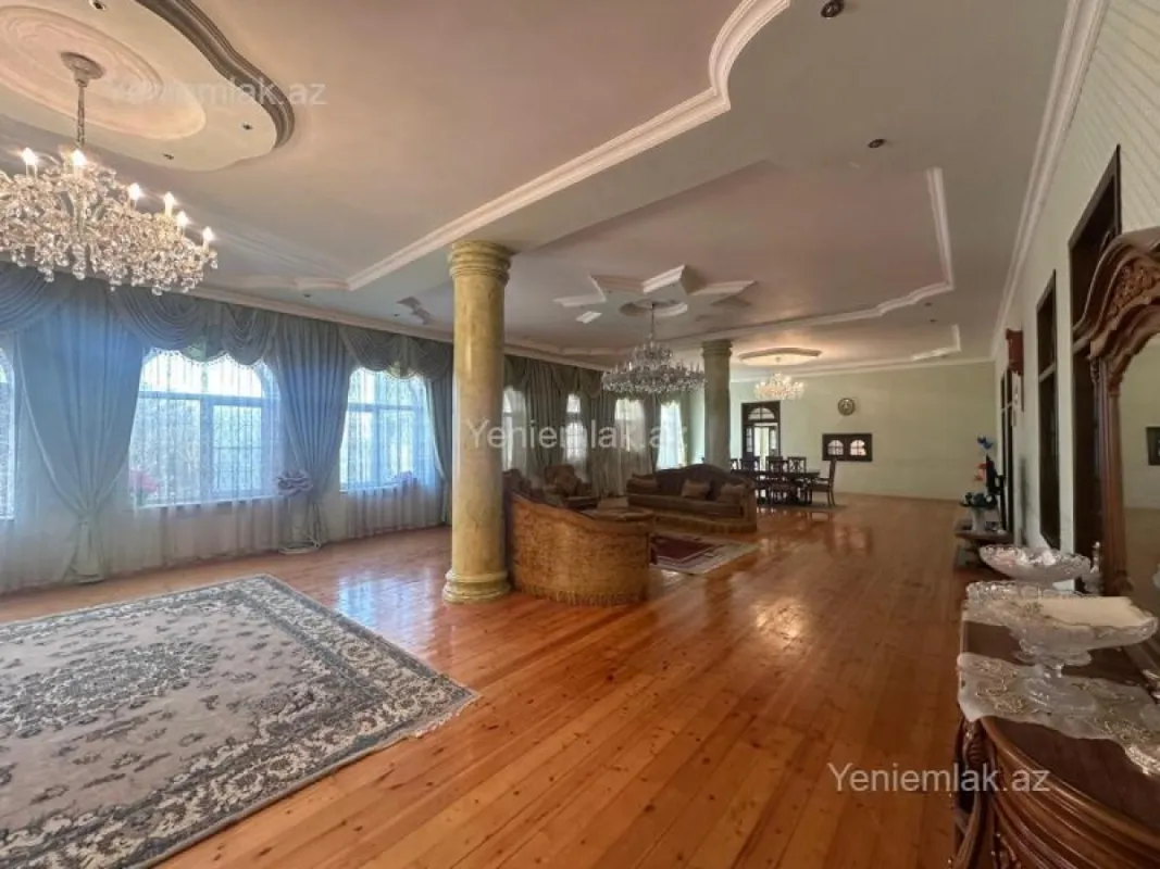 Satılır 16 otaqlı həyət evi 719 m²