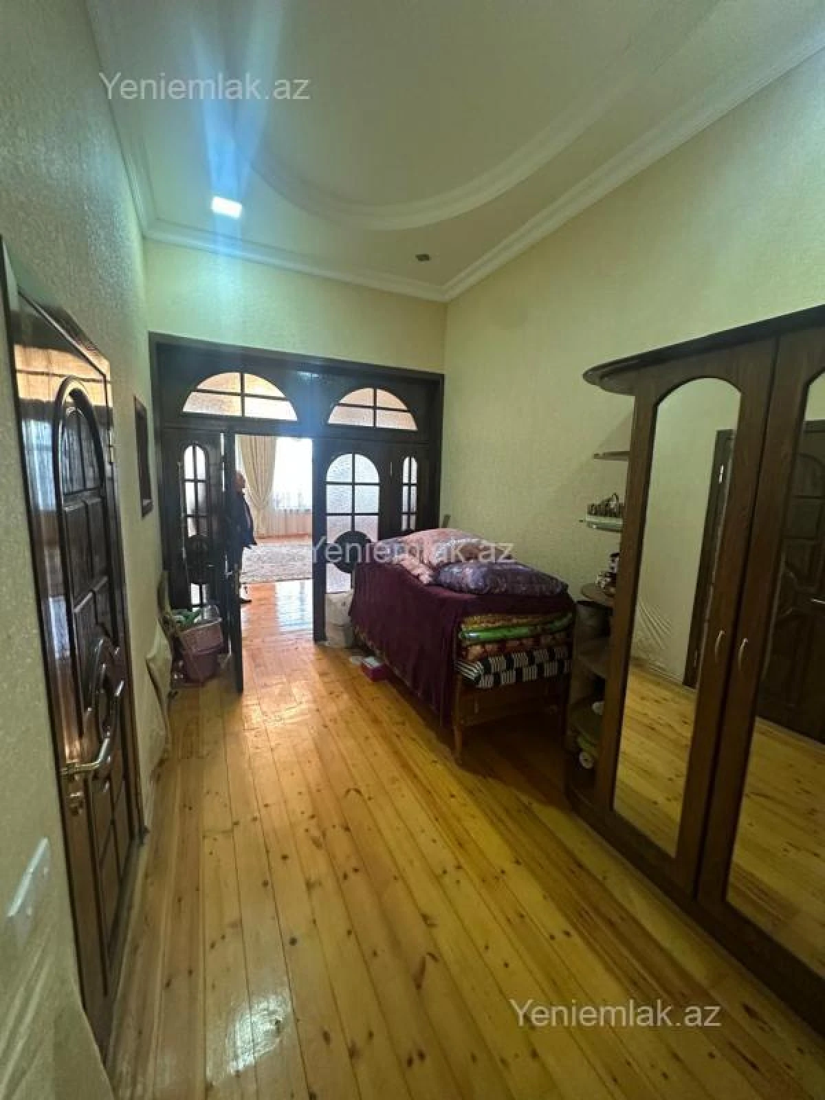 Satılır 16 otaqlı həyət evi 719 m²