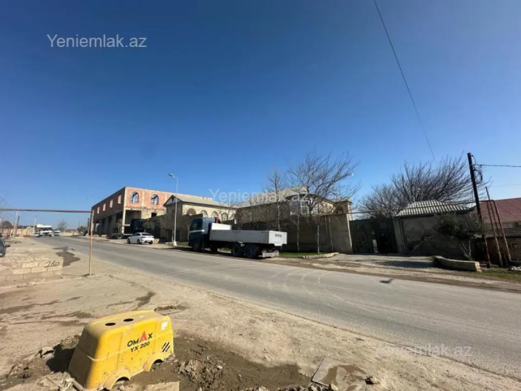 Satılır 16 otaqlı həyət evi 719 m²