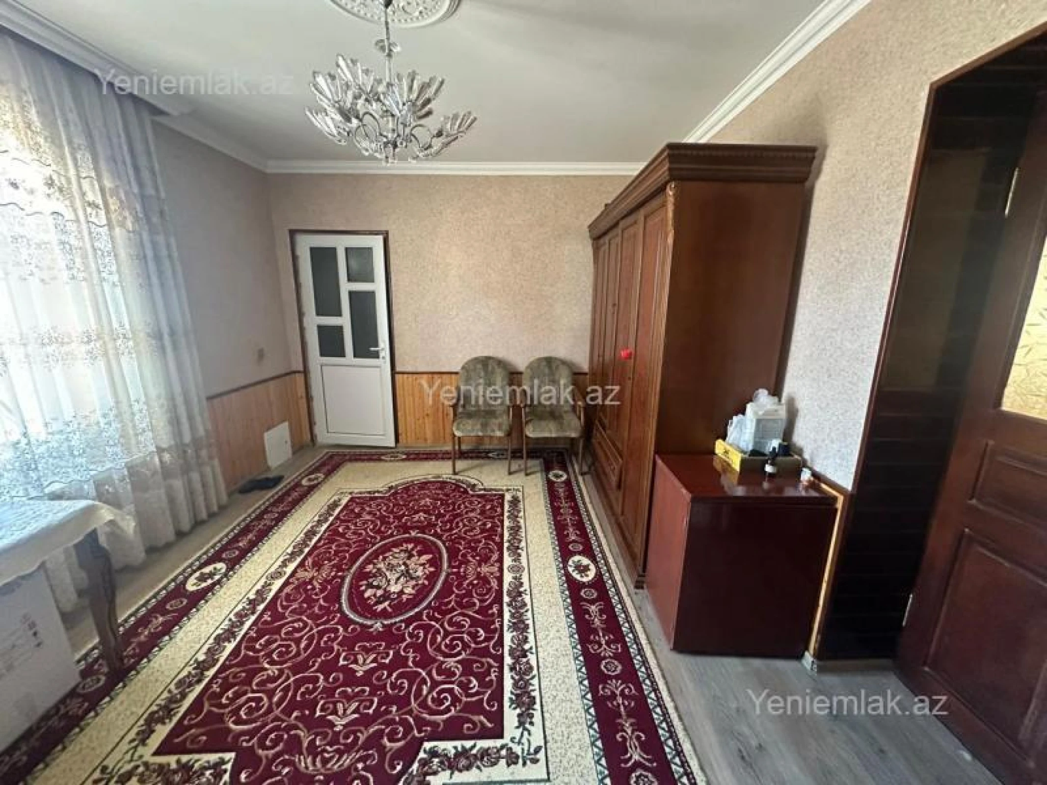 Satılır 16 otaqlı həyət evi 719 m²