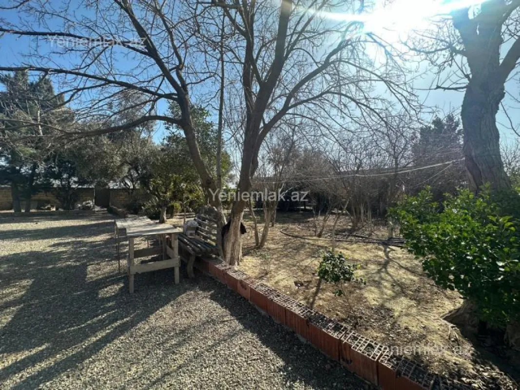 Satılır 16 otaqlı həyət evi 719 m²