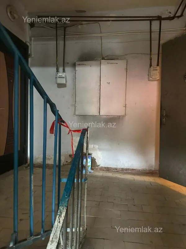 Satılır 4 otaqlı köhnə tikili 130 m²