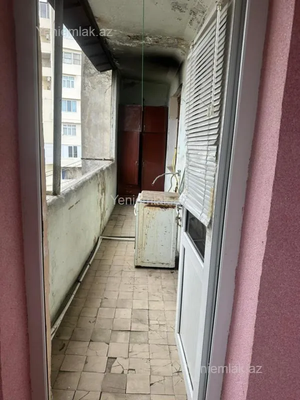 Satılır 4 otaqlı köhnə tikili 130 m²