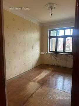 Satılır 4 otaqlı köhnə tikili 130 m²
