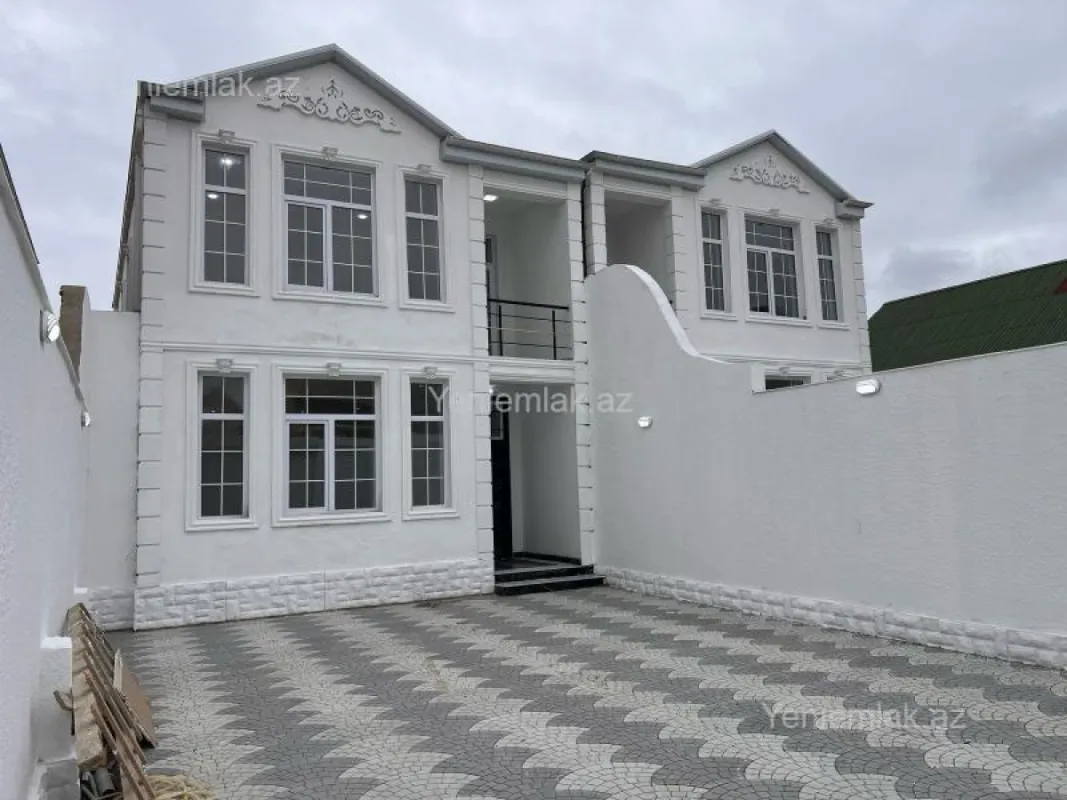 Satılır 4 otaqlı həyət evi 180 m²