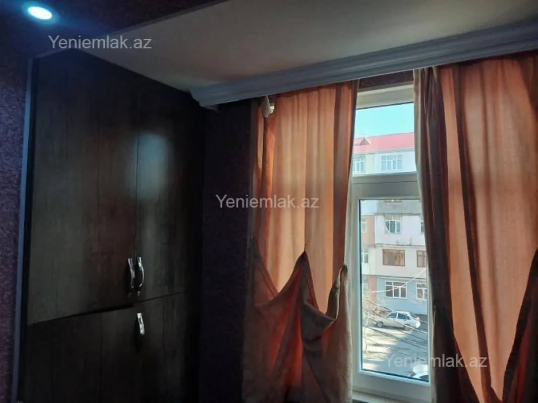 Satılır 1 otaqlı köhnə tikili 34 m²