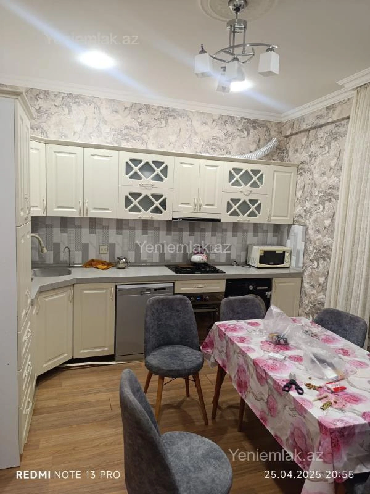 Satılır 3 otaqlı yeni tikili 110 m²