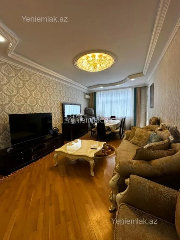 Satılır 3 otaqlı yeni tikili 150 m²