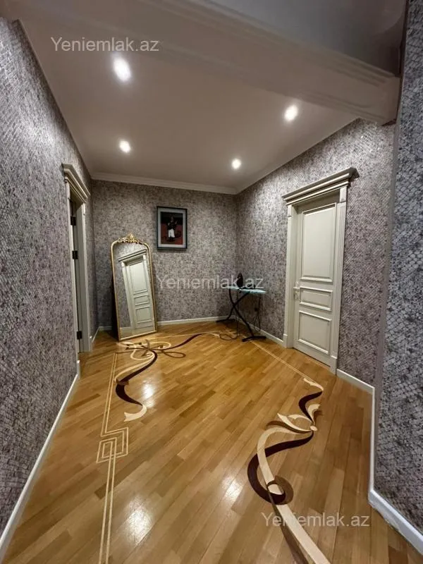 Satılır 3 otaqlı yeni tikili 150 m²