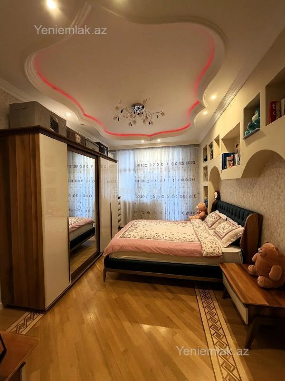 Satılır 3 otaqlı yeni tikili 150 m²