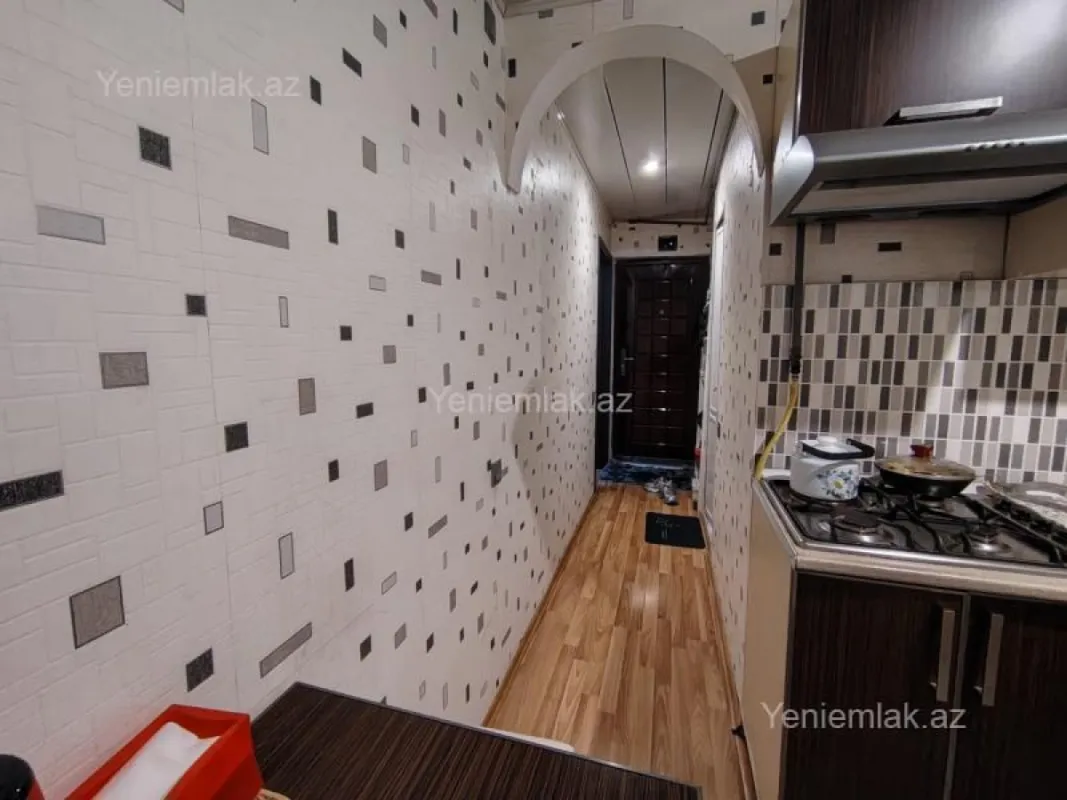 Satılır 1 otaqlı köhnə tikili 32 m²