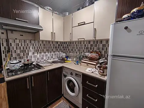 Satılır 1 otaqlı köhnə tikili 32 m²
