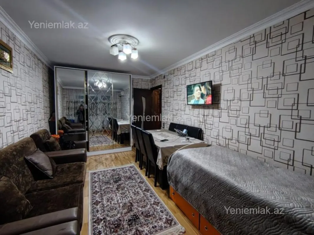 Satılır 1 otaqlı köhnə tikili 32 m²