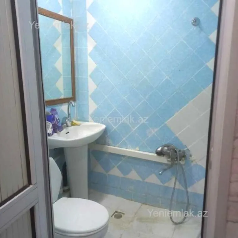 Satılır 2 otaqlı köhnə tikili 55 m²