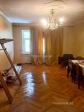Satılır 2 otaqlı köhnə tikili 55 m²