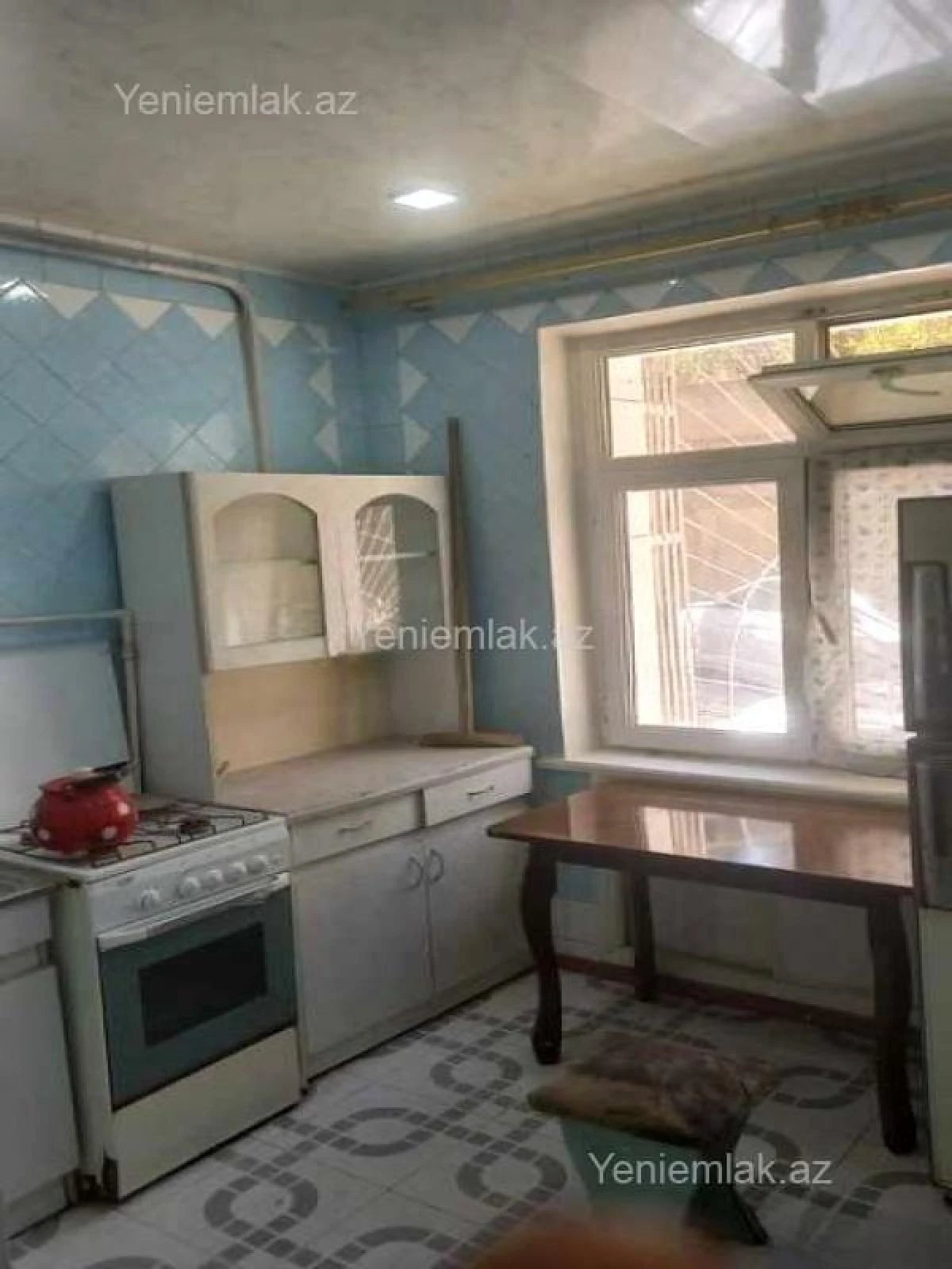 Satılır 2 otaqlı köhnə tikili 55 m²
