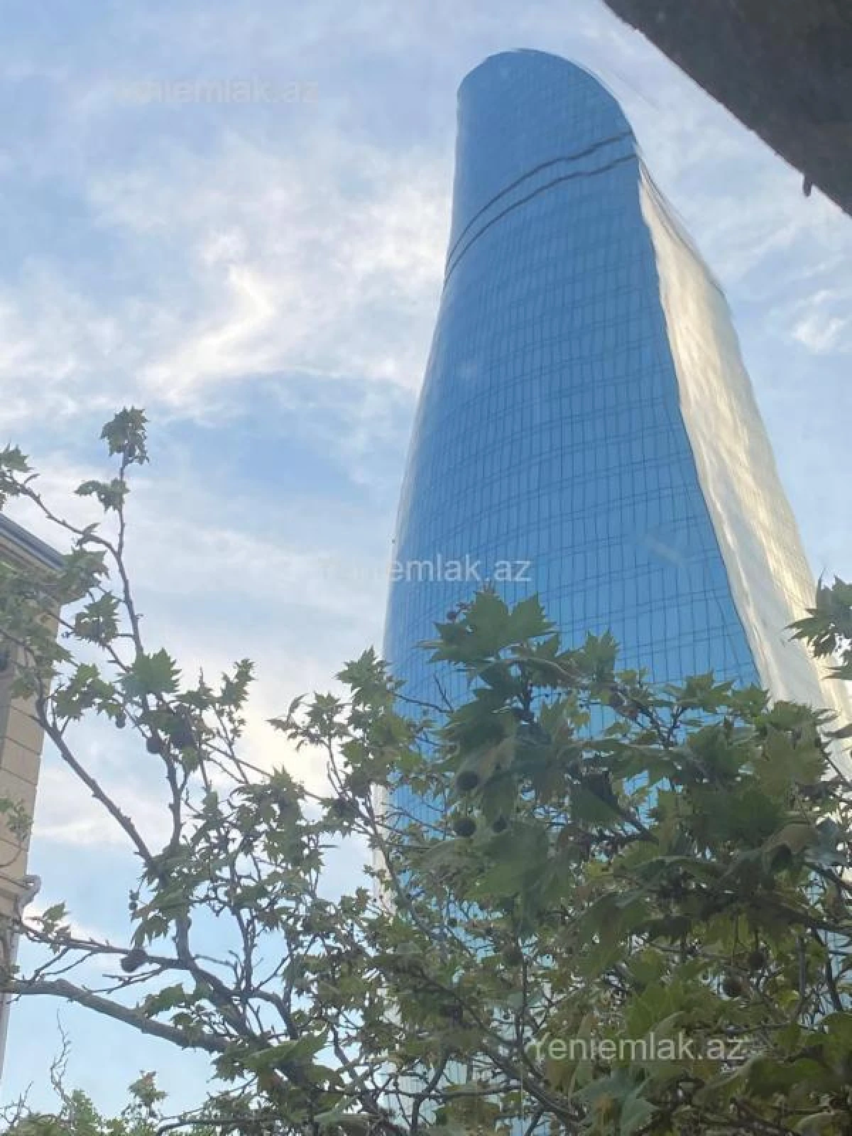 Satılır 2 otaqlı köhnə tikili 55 m²