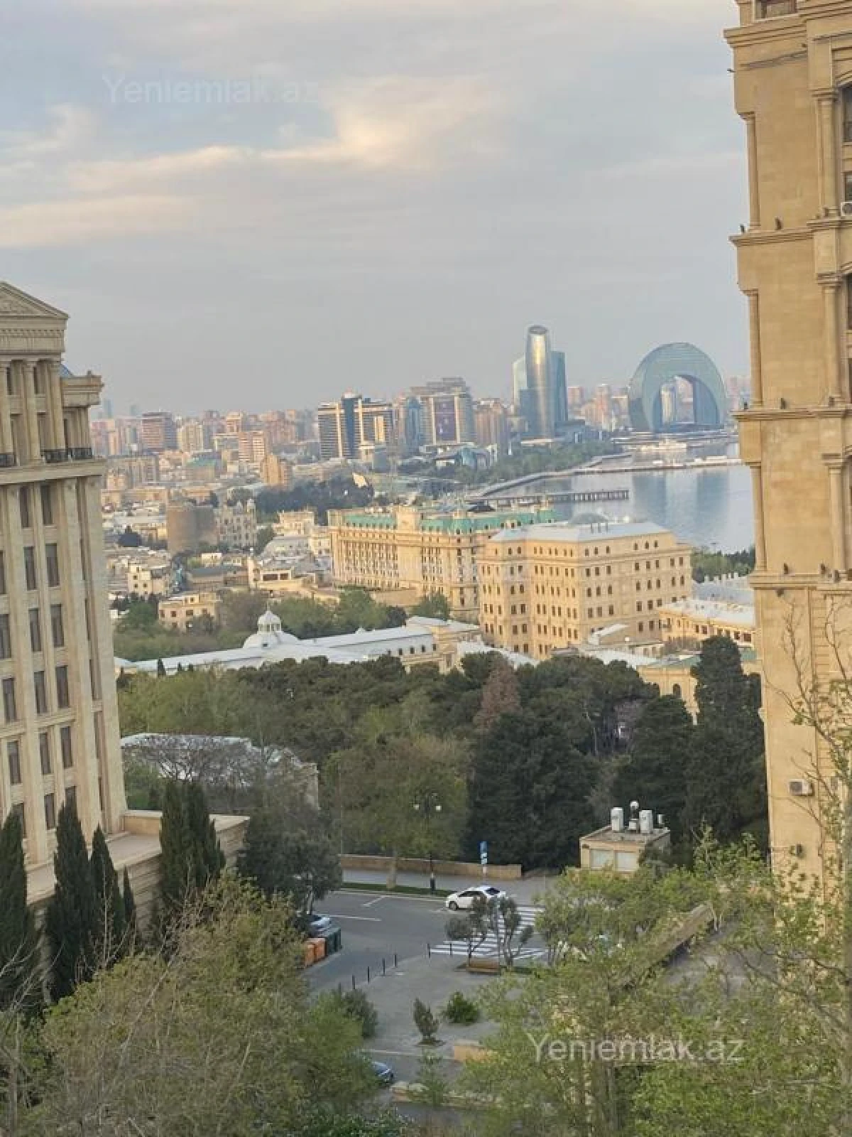 Satılır 2 otaqlı köhnə tikili 55 m²