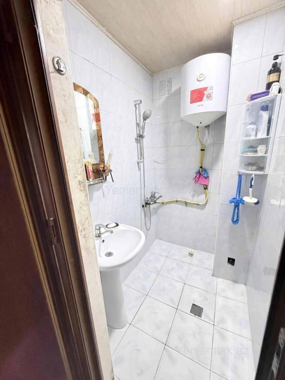 Satılır 3 otaqlı köhnə tikili 75 m²
