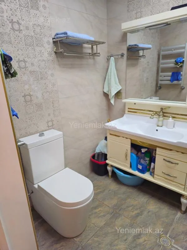 Satılır 3 otaqlı yeni tikili 130 m²