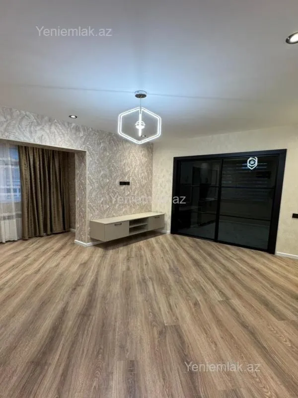 Satılır 2 otaqlı köhnə tikili 45 m²
