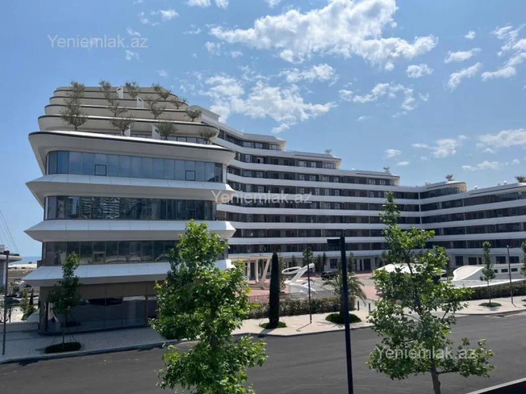 Satılır 3 otaqlı yeni tikili 140 m²