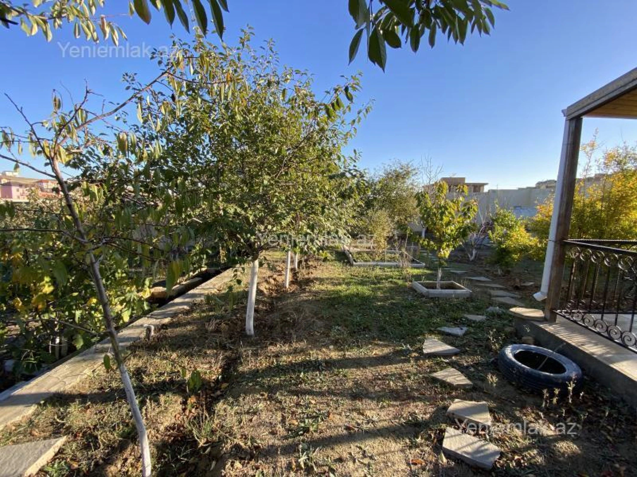 Satılır 3 otaqlı həyət evi 220 m²