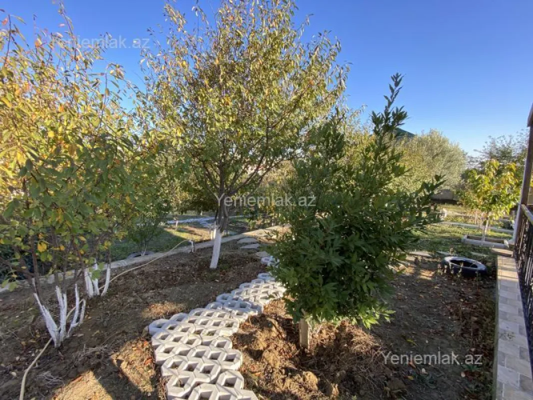 Satılır 3 otaqlı həyət evi 220 m²