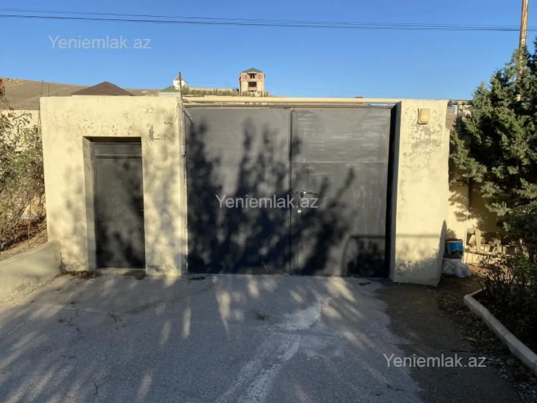 Satılır 3 otaqlı həyət evi 220 m²