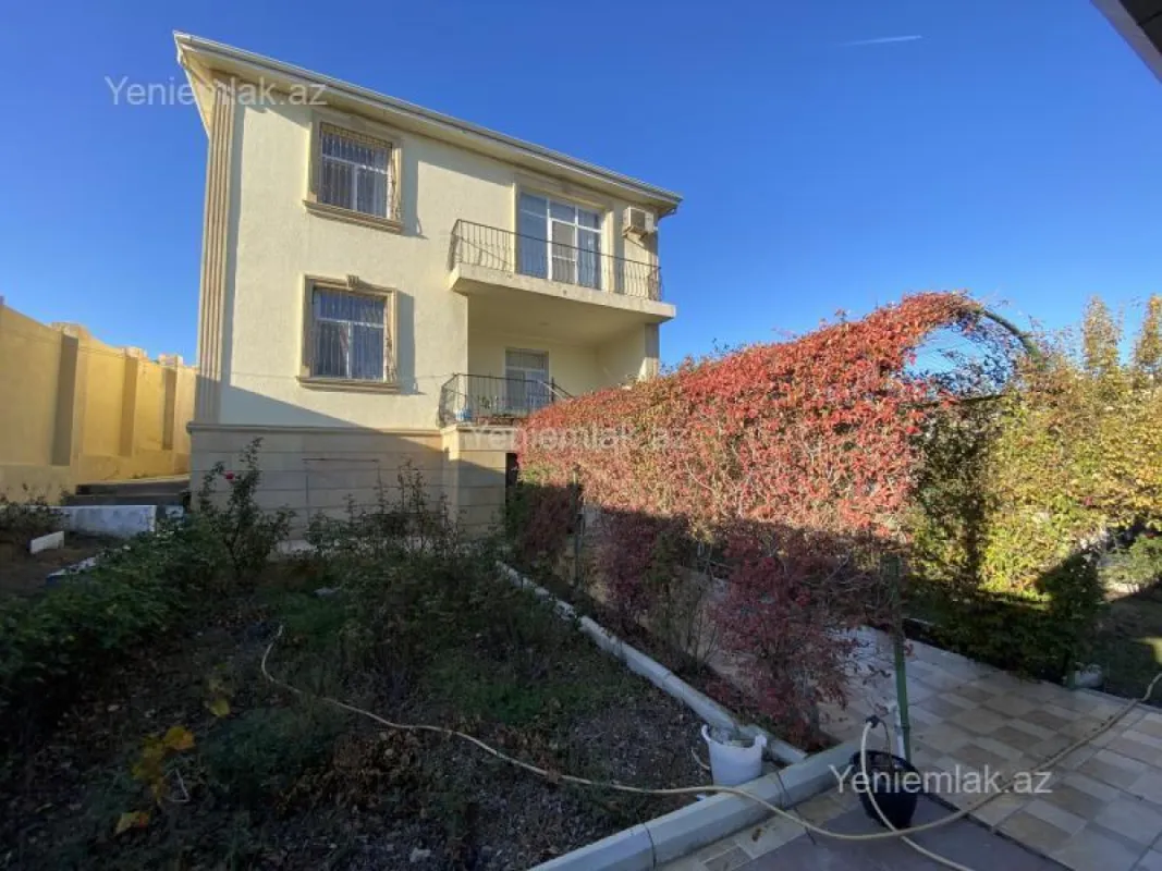 Satılır 3 otaqlı həyət evi 220 m²