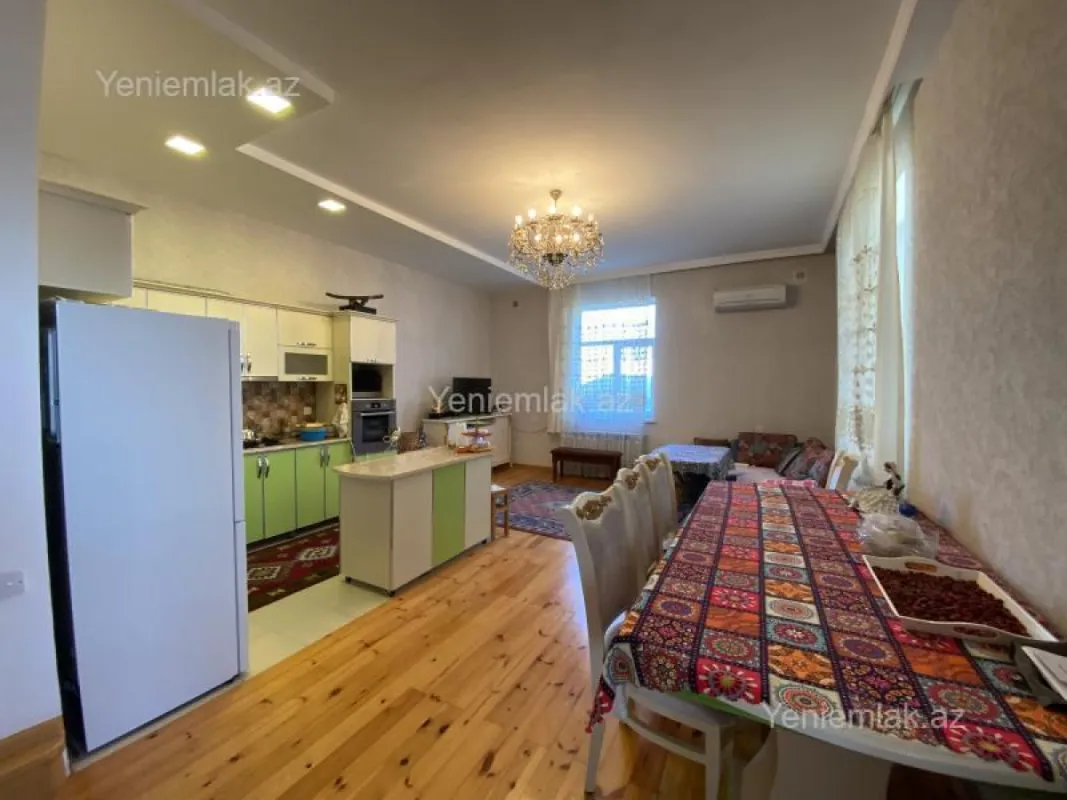 Satılır 3 otaqlı həyət evi 220 m²