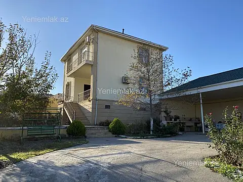Satılır 3 otaqlı həyət evi 220 m²